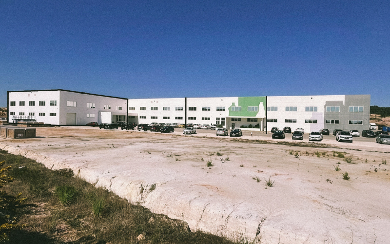 Nova fábrica impulsiona produção de embalagens farmacêuticas e cosméticas